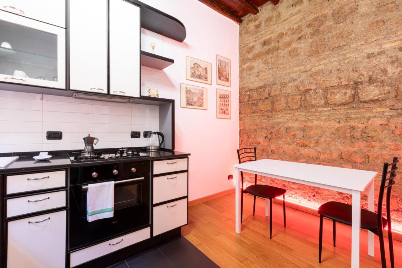 Red Heart In Trastevere - Collection *